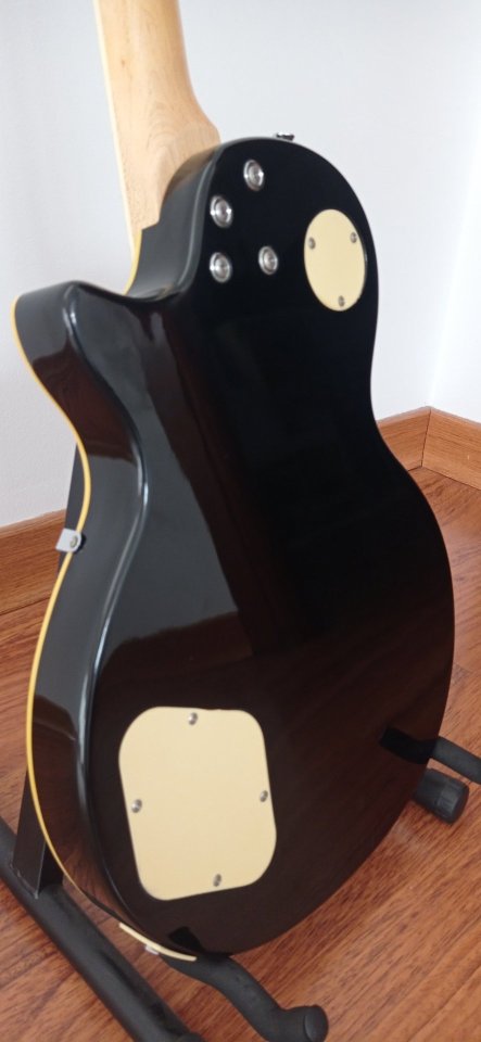 Guitarra eléctrica Academy Les Paul de segunda mano · Foto 4 de 8 · Cuenca · 110 €