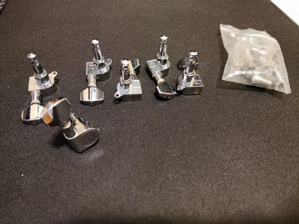 Clavijero generico 6 en linea