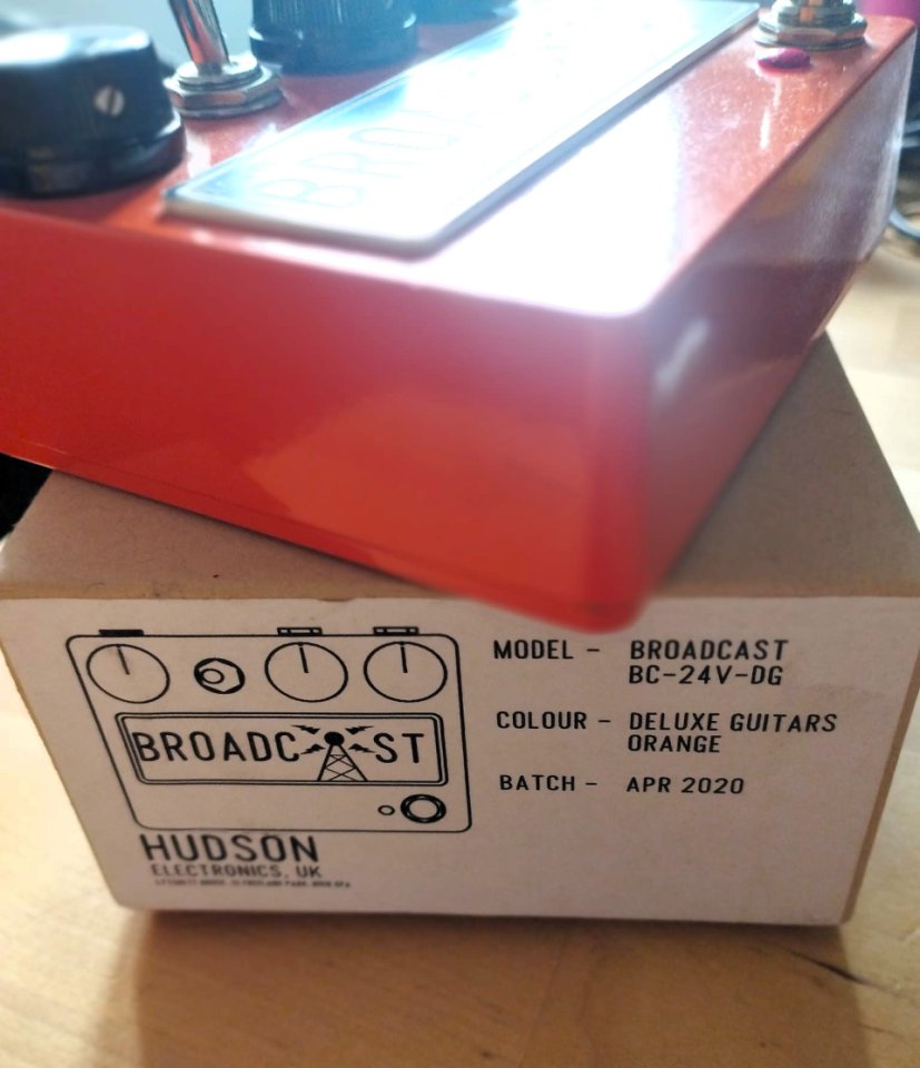 Hudson Electronics Broadcast BC-24V (ed.limitada Deluxe Orange) de segunda mano · Foto 5 de 5 · Sevilla · 260 €