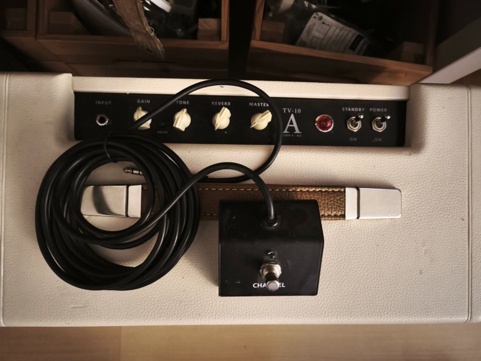 Ampli Blackstar TV-10 A + Celestion Creamback de segunda mano · Foto 4 de 4 · Sevilla · 599 €