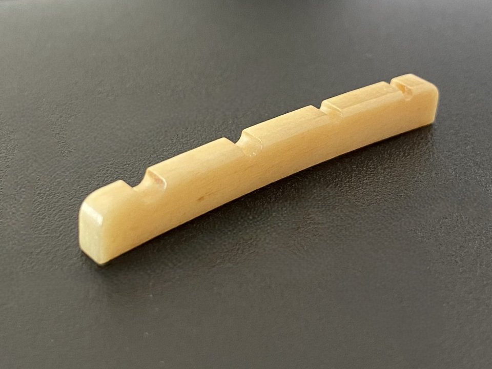 Cejuela Hueso Fender Precision Bass 42mm de segunda mano · Foto 1 de 6 · Badajoz · 15 €