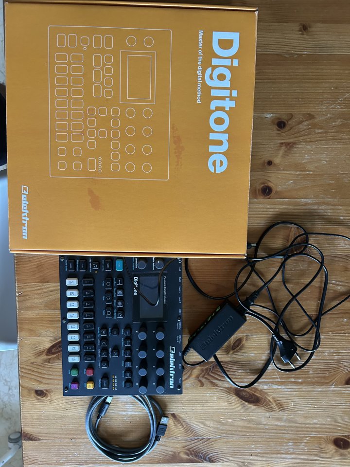 Elektron Digitone Mk1 de segunda mano · Foto 4 de 5 · Sevilla · 450 €