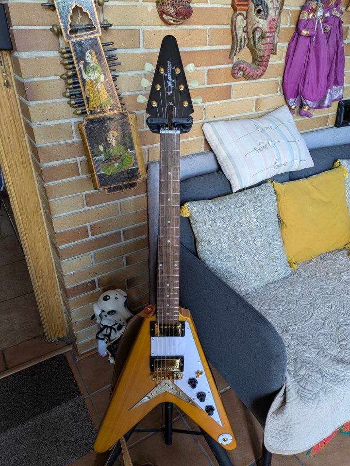 Epiphone IGC 1958 Korina Flying V, Aged Natural de segunda mano · Foto 9 de 9 · Madrid · 870 €