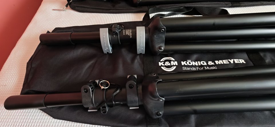 Konig & Meyer 21459 pies altavoz aluminio + bolsa de segunda mano · Foto 4 de 7 · Lugo · 100 €