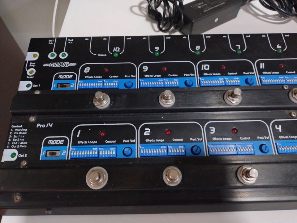 TheGigRig Pro14: switcher 14 loops.El Mejor looper en su día !!