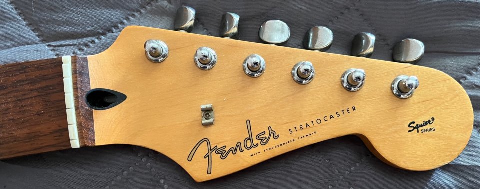 Mástil Fender Stratocaster Squier series (Japón) de segunda mano · Foto 1 de 7 · Barcelona · 220 €