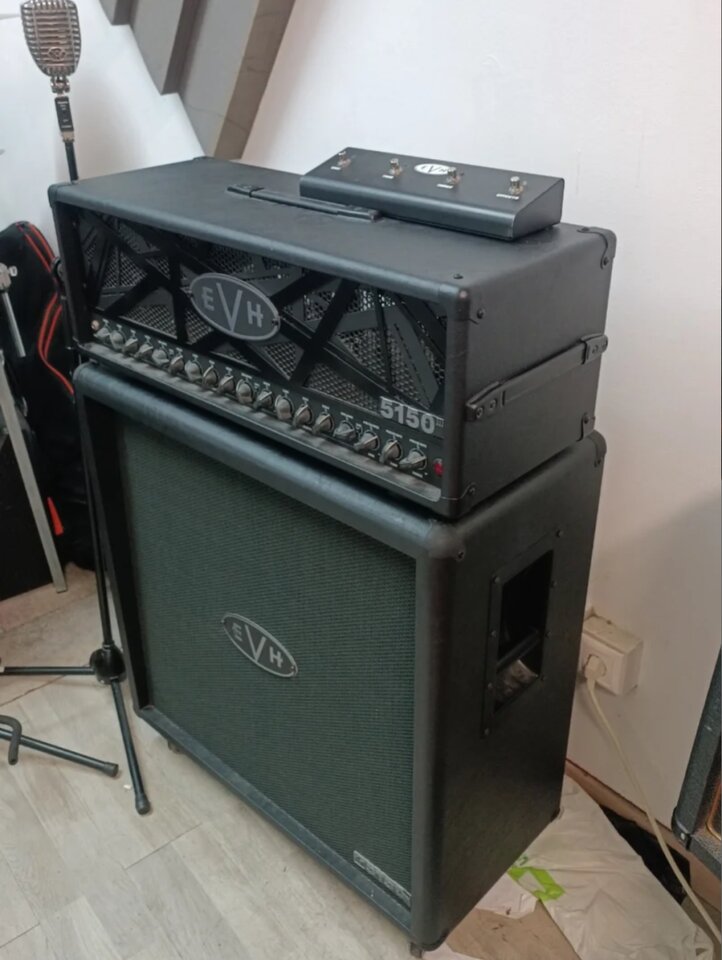 EVH 5150 III 100S Stealth Head + Pantalla EVH 5150 III 412 Stealth