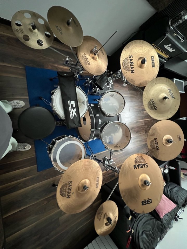 Drumcraft Series 8 Set completo + 9 platos Sabian + accesorios