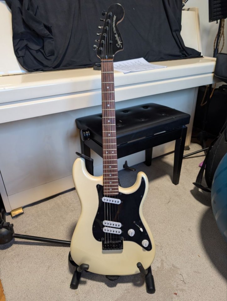 Squier Stratocaster Contemporary Special HT de segunda mano · Foto 1 de 4 · Barcelona · 220 €