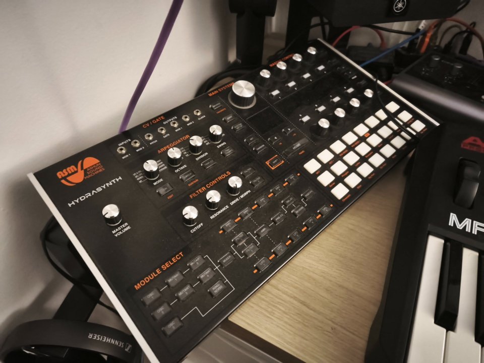 Sintetizador ASM Hydrasynth Desktop de segunda mano · Foto 2 de 2 · Sevilla · 559 €