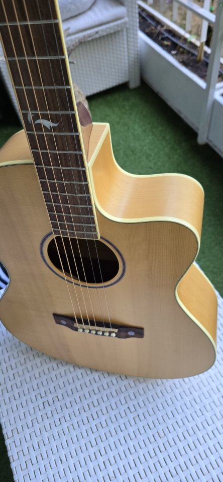 Guitarra Cort acústica de segunda mano · Foto 9 de 10 · Madrid · 180 €