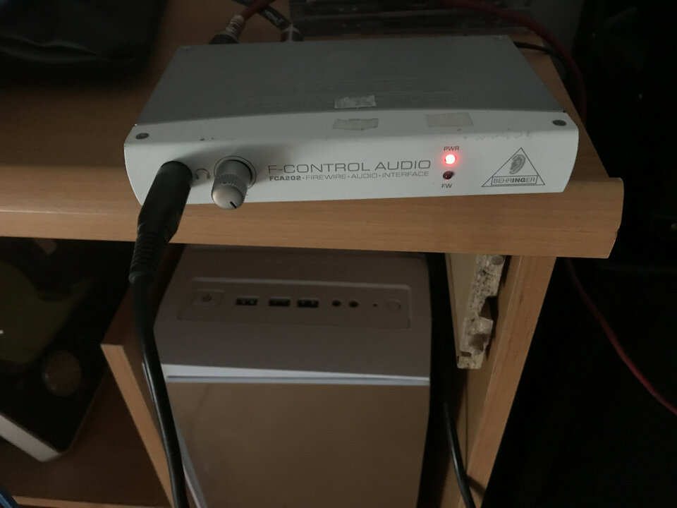 Interfaz Behringer FCA-202