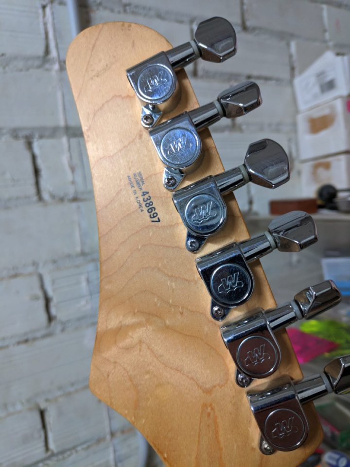 Guitarra tipo strattocaster