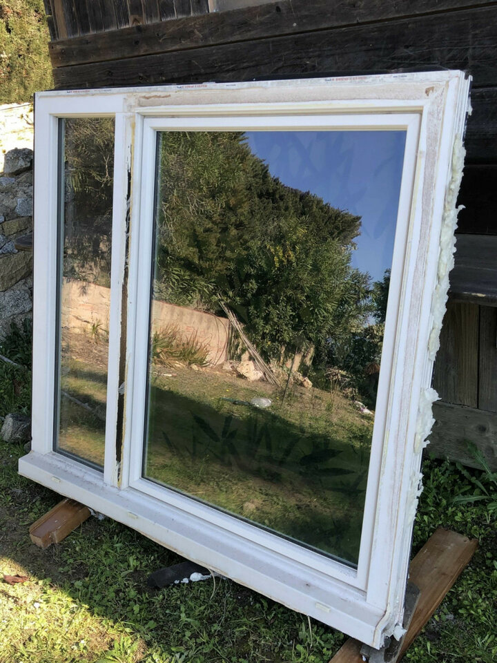 Ventanas y puertas acústicas. Ventana oscilobatiente PVC + fijo