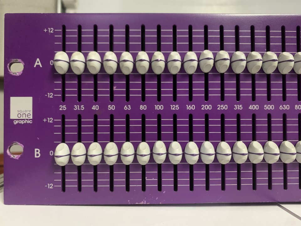 Klark Teknik SQ1G – EQ Gráfico Profesional 2x30 Bandas