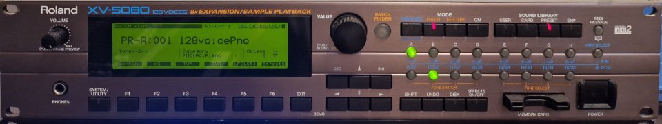 Roland XV-5080 con 4 expansiones de segunda mano · Foto 1 de 3 · Madrid · 990 €