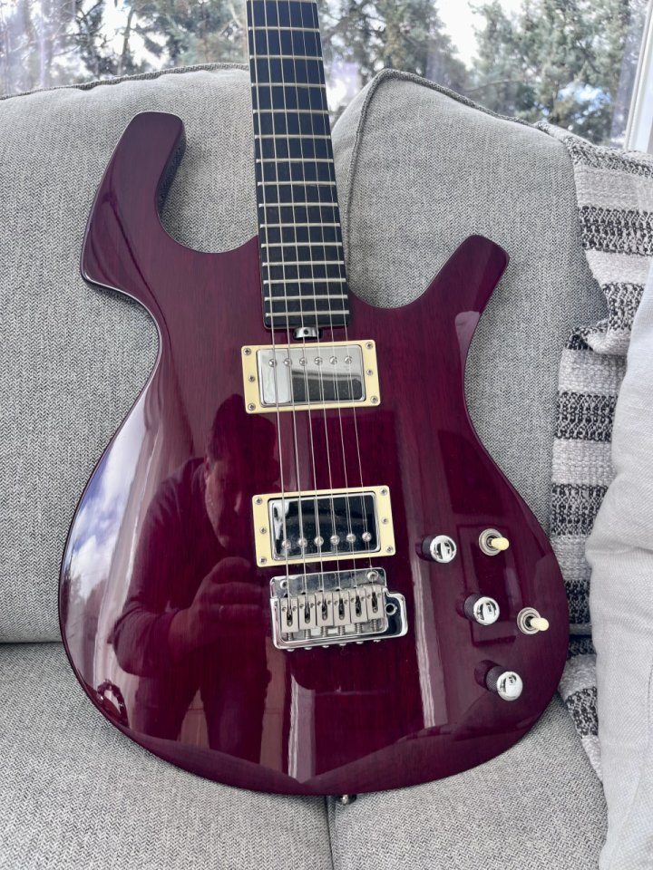 Parker P44 HH Piezo (Made in Korea) – Acabado Cherry – ¡Impecable!