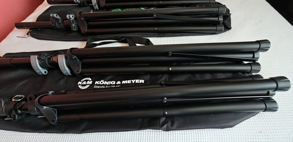 Konig & Meyer 21459 pies altavoz aluminio + bolsa de segunda mano · Foto 5 de 7 · Lugo · 100 €