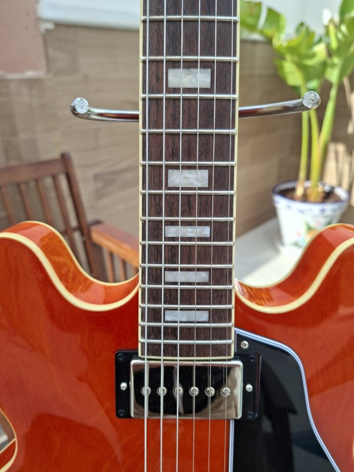 Epiphone ES-335 BIGSBY Watermelon. de segunda mano · Foto 6 de 9 · Alicante · 750 €