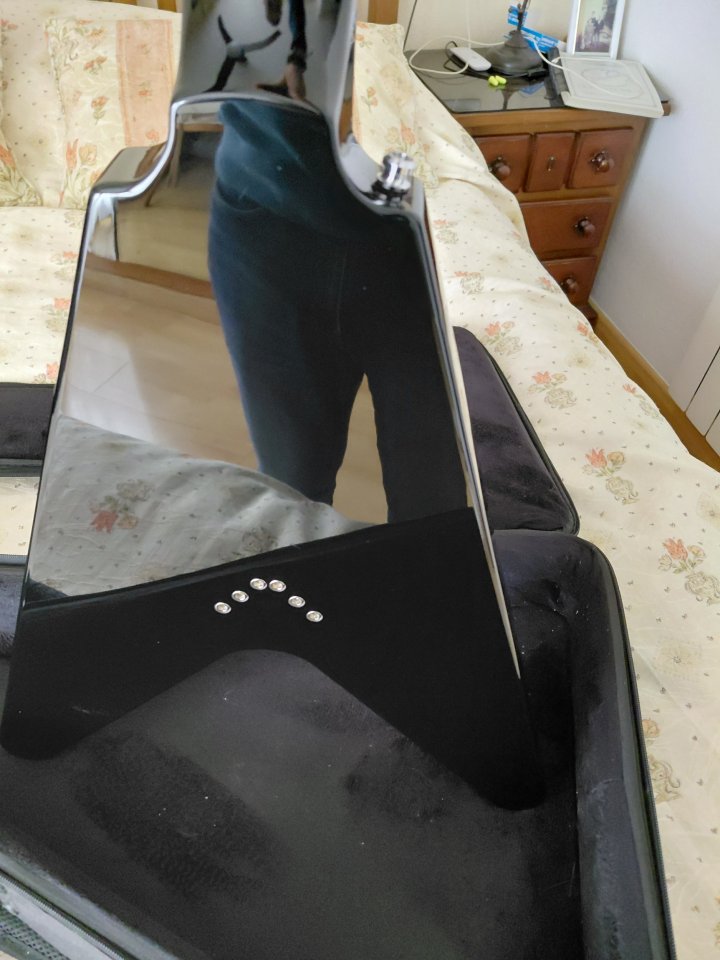 Epiphone 1958 Flying V Inspired by Gibson mejorada