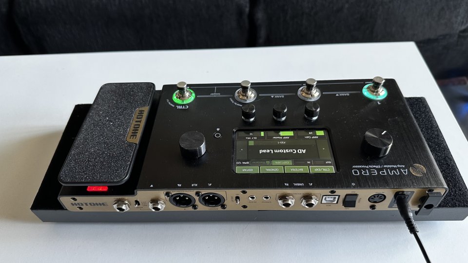 Pedalera Hotone Ampero con pedaltrain y bolsa de transporte de segunda mano · Foto 4 de 8 · Burgos · 200 €