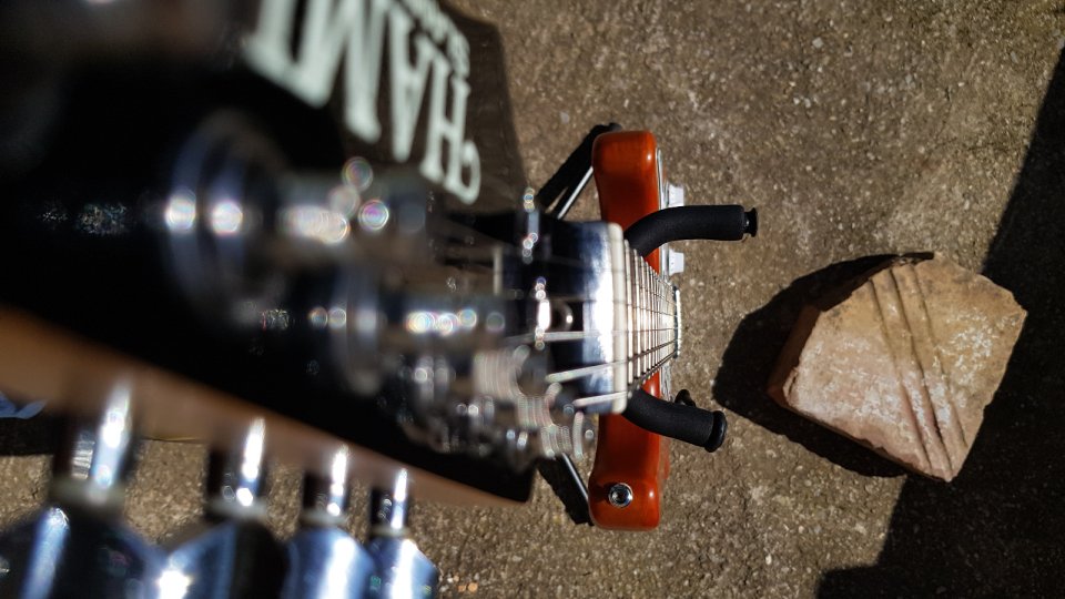 Guitarra tipo strattocaster