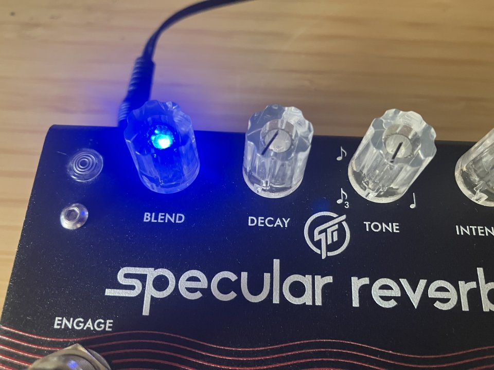 Pedal GFI Specular Reverb v3 en perfecto estado de segunda mano · Foto 3 de 9 · Madrid · 240 €