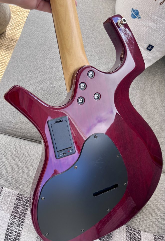 Parker P44 HH Piezo (Made in Korea) – Acabado Cherry – ¡Impecable!