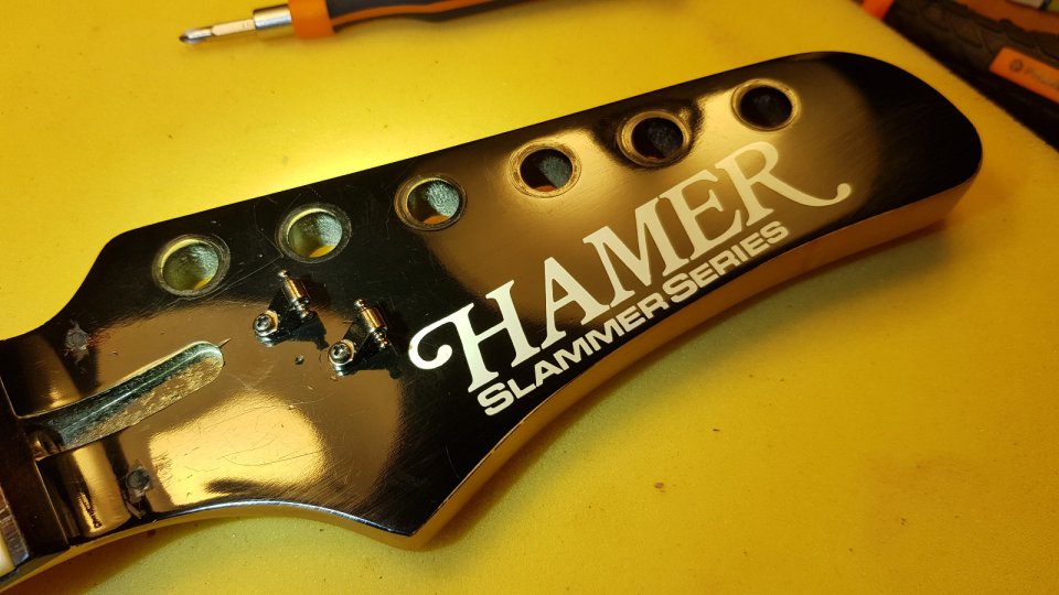 Guitarra tipo strattocaster