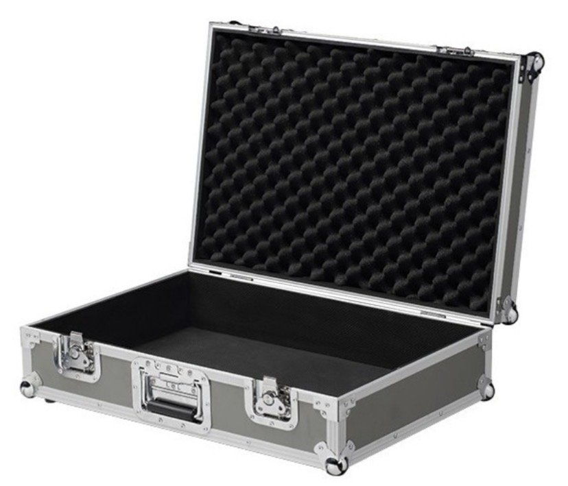 Pedalera + pedales + fuente + flighcase de segunda mano · Foto 1 de 10 · A Coruña · 1000 €