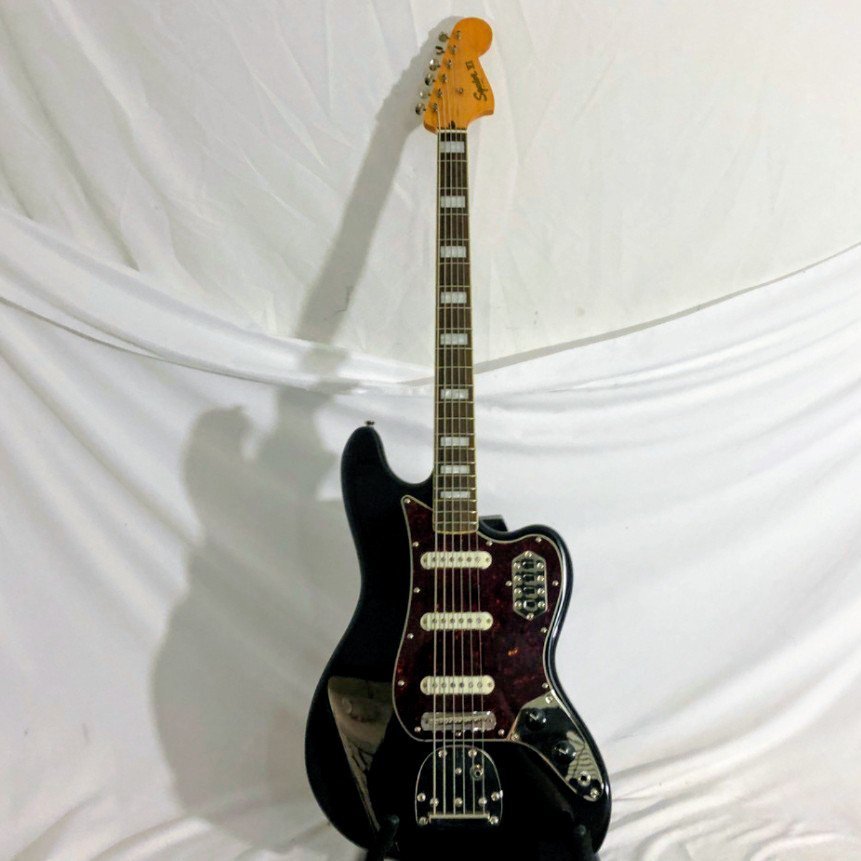 Squier Bass VI Negra de segunda mano · Foto 1 de 5 · Madrid · 375 €