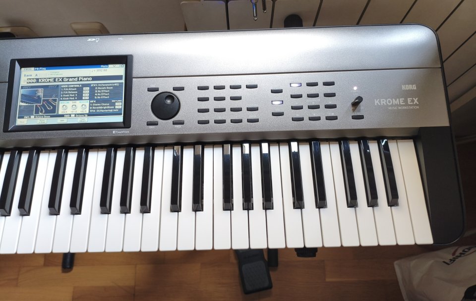 Korg Krome Ex 61 impecable