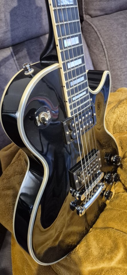 Gibson Les Paul Custom Ebony de segunda mano · Foto 7 de 7 · Huelva · 3250 €