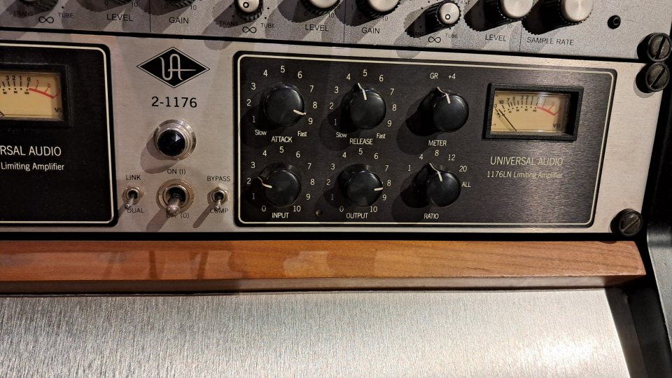 Universal Audio 2-1176 Compresor Limitador