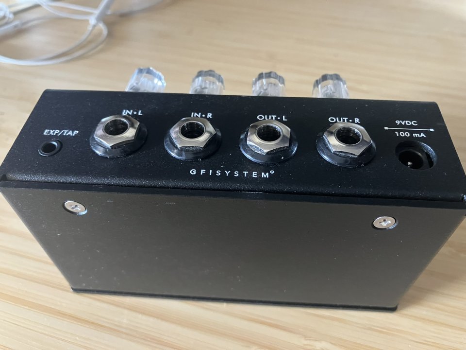 Pedal GFI Specular Reverb v3 en perfecto estado de segunda mano · Foto 7 de 9 · Madrid · 240 €