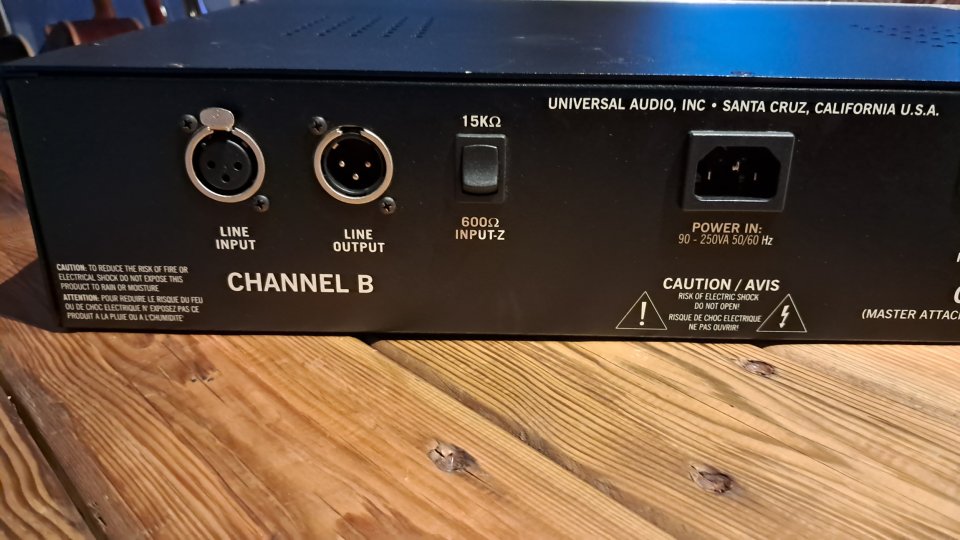 Universal Audio 2-1176 Compresor Limitador