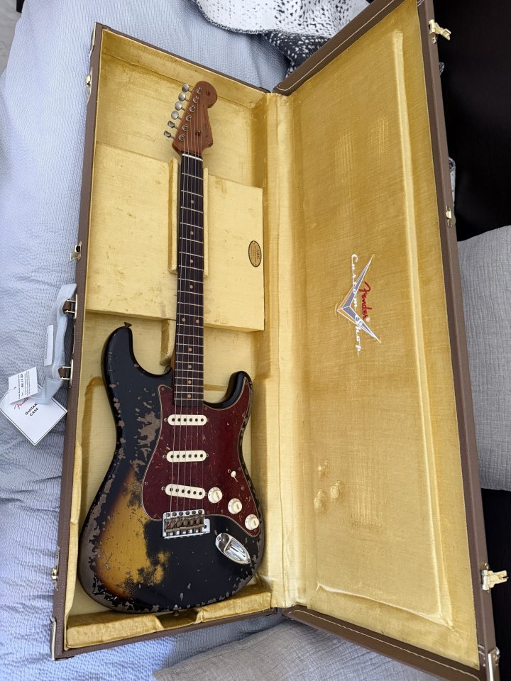 //CAMBIO Fender 60 Strat Roasted Super Heavy Relic Black over 2T Sunburst