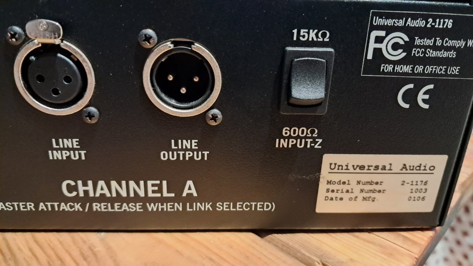 Universal Audio 2-1176 Compresor Limitador