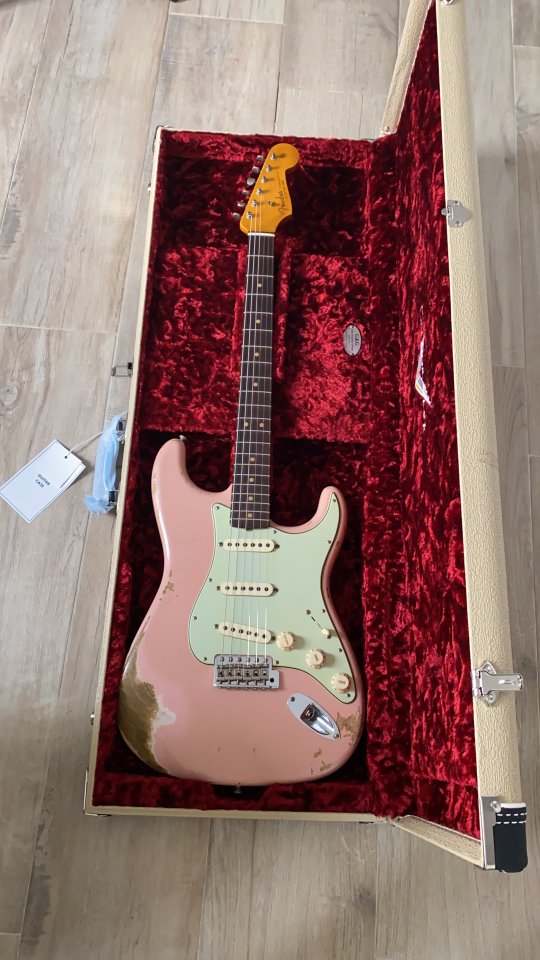 Fender Stratocaster Custom Shop Limited 63' Heavy Relic in Shell Pink - 2019