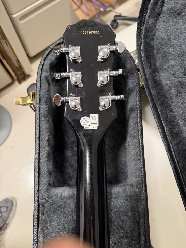 Epiphone Les Paul Jr. + Amplificador de segunda mano · Foto 2 de 7 · Cádiz · 380 €