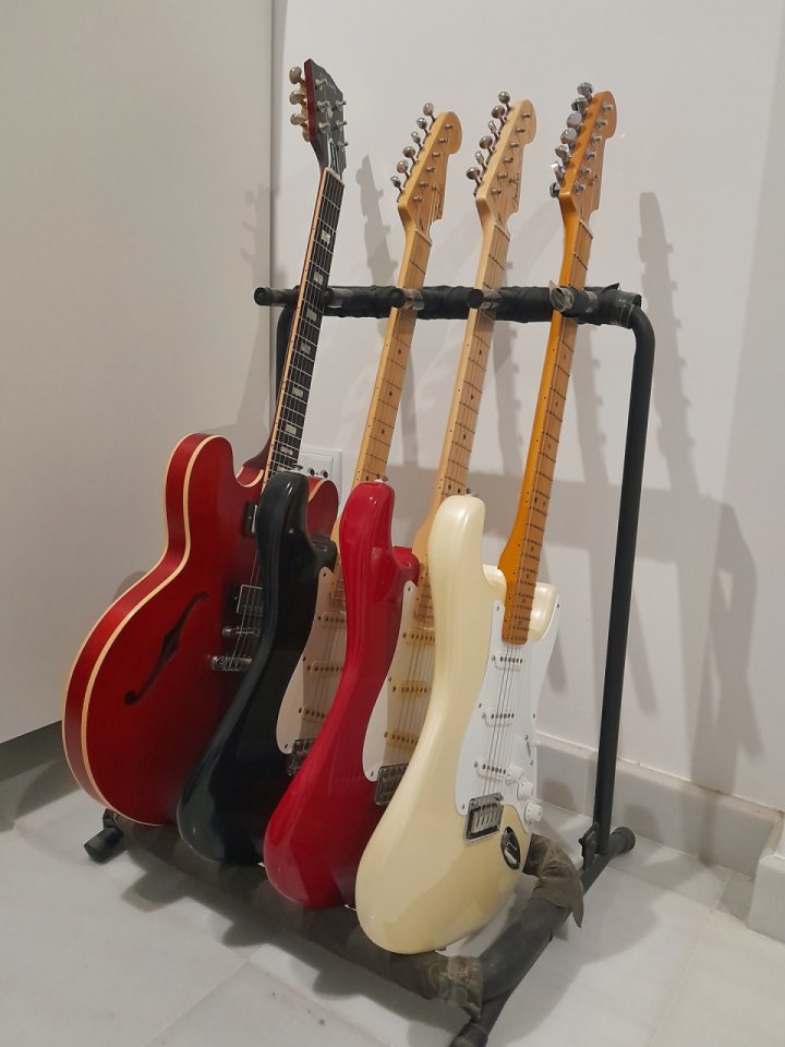 Stratocaster de segunda mano · Foto 1 de 2 · Cádiz
