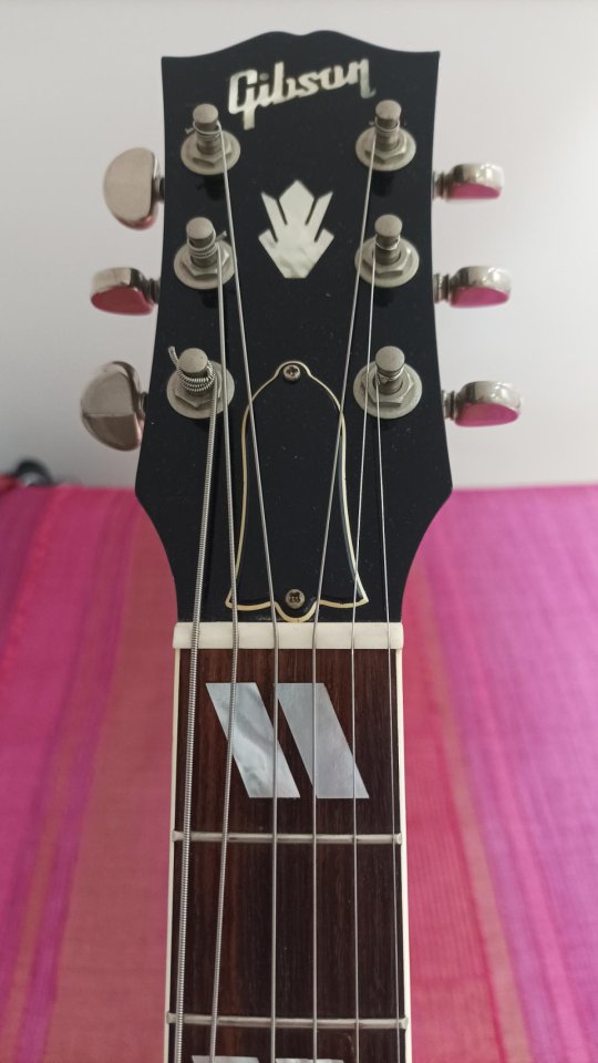 Gibson J-185 de segunda mano · Foto 6 de 9 · Bizkaia · 2200 €