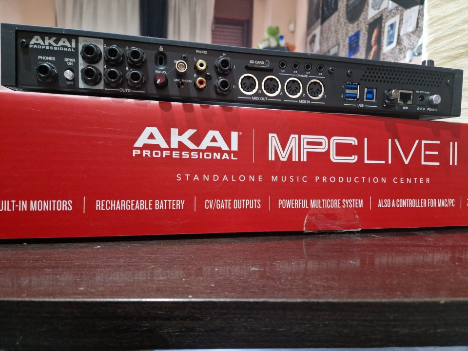 AKAI MPC LIVE II