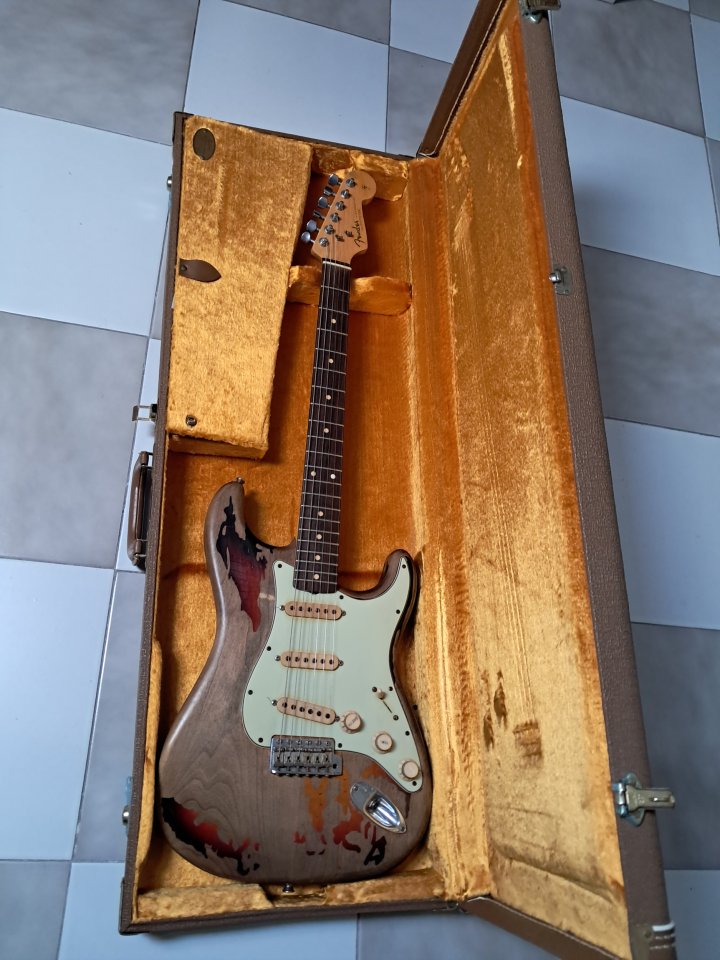 Fender Stratocaster Custom Shop - Rory Gallagher de segunda mano · Foto 2 de 6 · Madrid · 4500 €