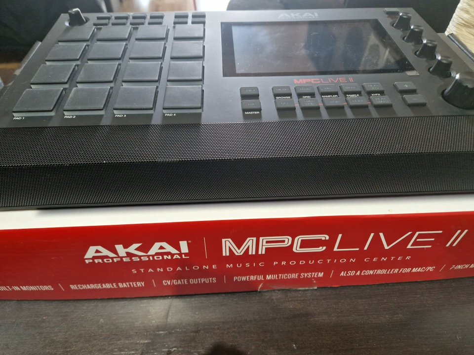 AKAI MPC LIVE II