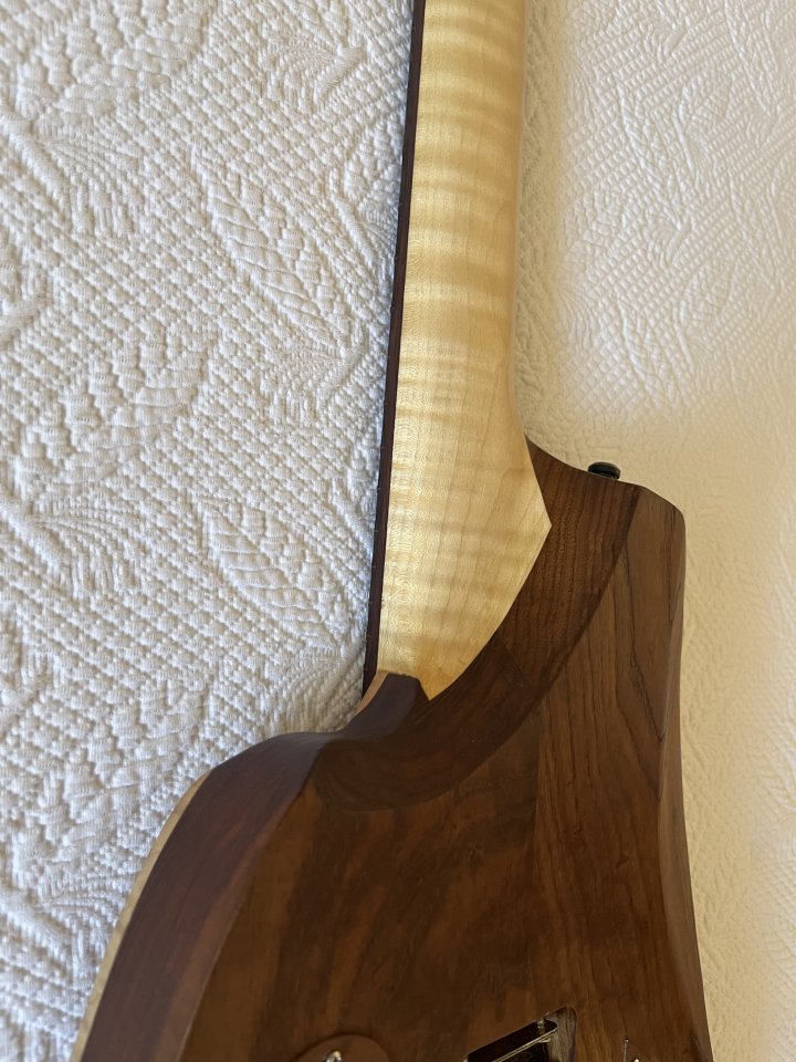 HEADLESS CUSTOM BACCE