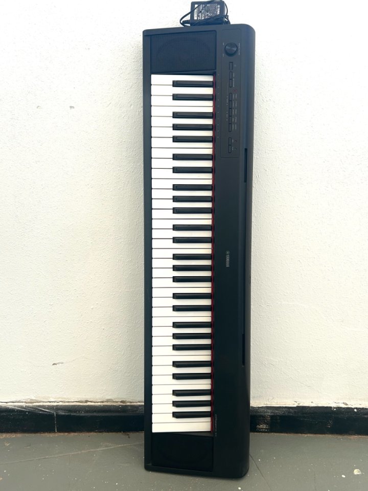 Piano Yamaha Piaggero
