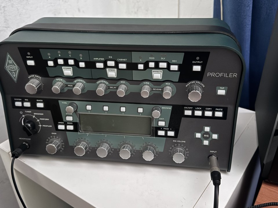 Kemper Profiler a Estrenar 10/10 Aun con plasticos de segunda mano · Foto 1 de 7 · Valencia · 600 €