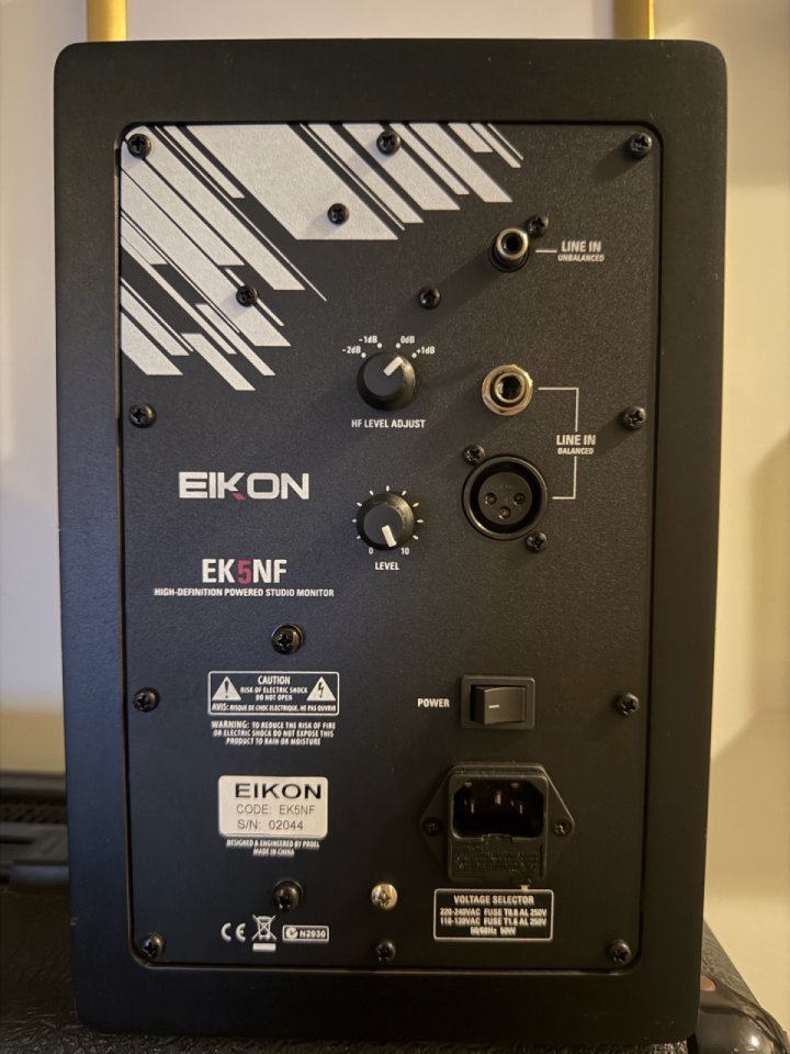 Eikon EK5NF Monitores de estudio
