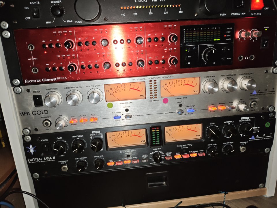 Pack 24 Canales: Focusrite Clarett 8PreX + 2x ADAT (ADA8200 / ADA8000)